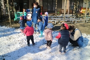 雪遊び